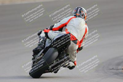 media/Dec-17-2022-SoCal Trackdays (Sat) [[224abd9271]]/Turn 10 Backside (120pm)/